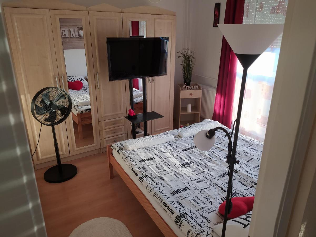 Apartament Krenusz Vendeghaz. Kaposvár Zewnętrze zdjęcie