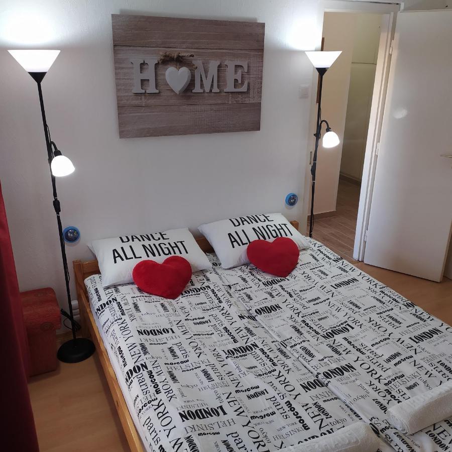 Apartament Krenusz Vendeghaz. Kaposvár Zewnętrze zdjęcie