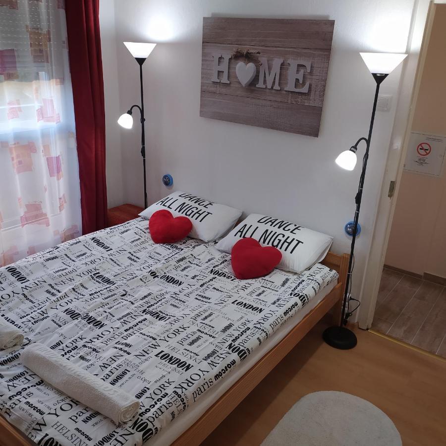 Apartament Krenusz Vendeghaz. Kaposvár Zewnętrze zdjęcie
