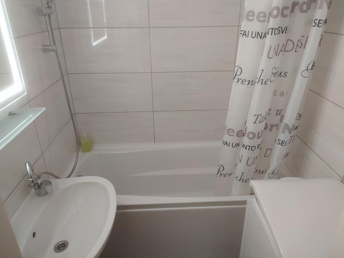 Apartament Krenusz Vendeghaz. Kaposvár Zewnętrze zdjęcie